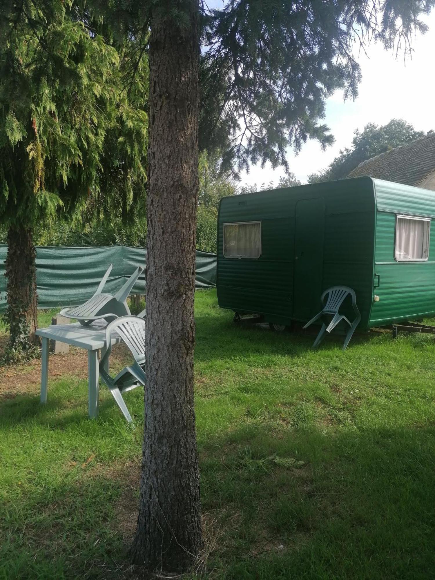 Petite Caravane Deux Places Saint-Corneille Eksteriør billede
